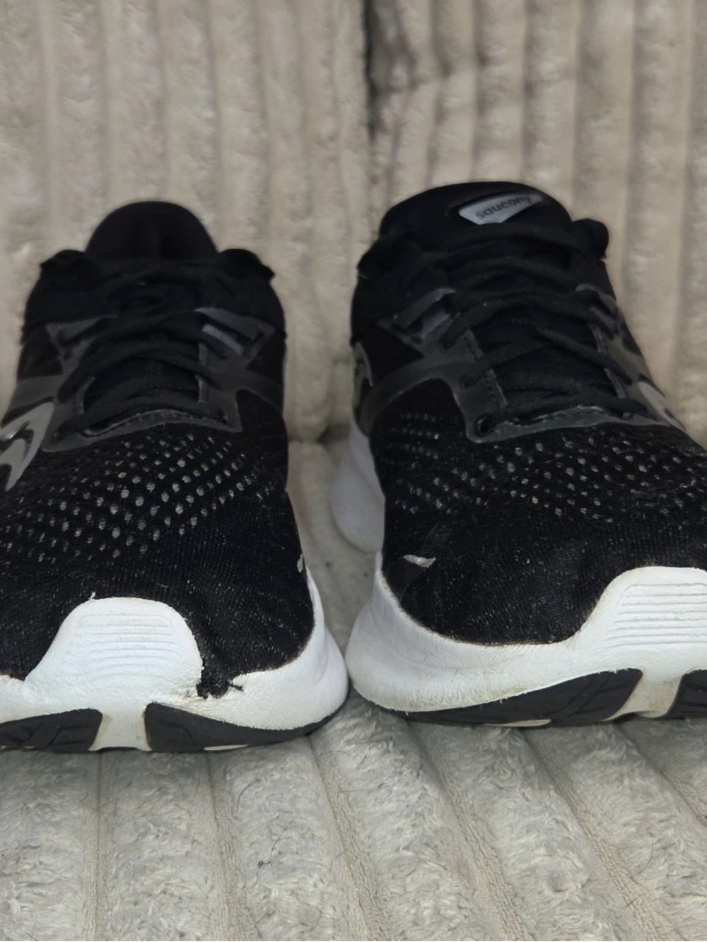 Saucony Ride 16 Mens Size US 12 Running Shoes Black White Silver PWRRUN Sneakers - Picture 6 of 8